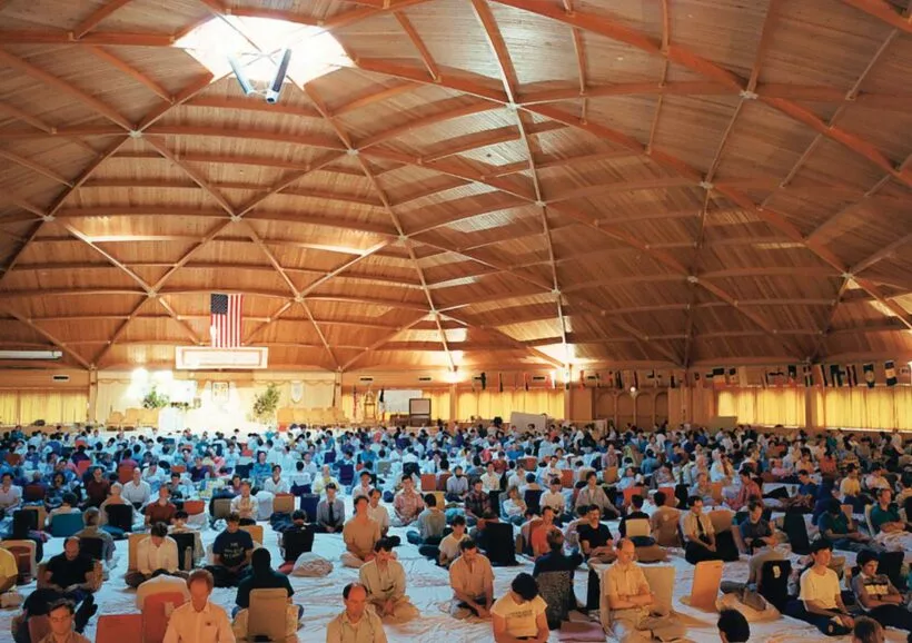 Investigación científica respalda el impacto de la meditación en la paz