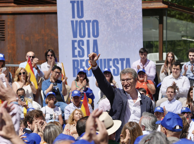 Líder del PP no descarta moción de censura contra Sánchez