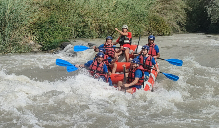 Benamejí prevee un verano récord de rafting con 30.000 visitantes
